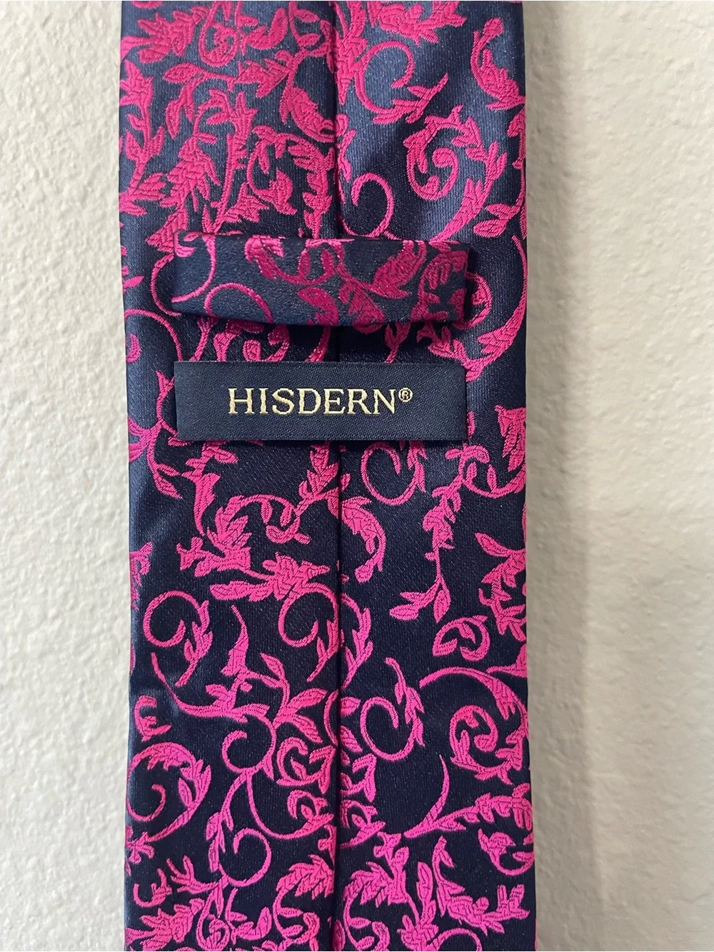 Hisdern Tie  Men's Floral Scroll Tie - Navy and Fuchsia
